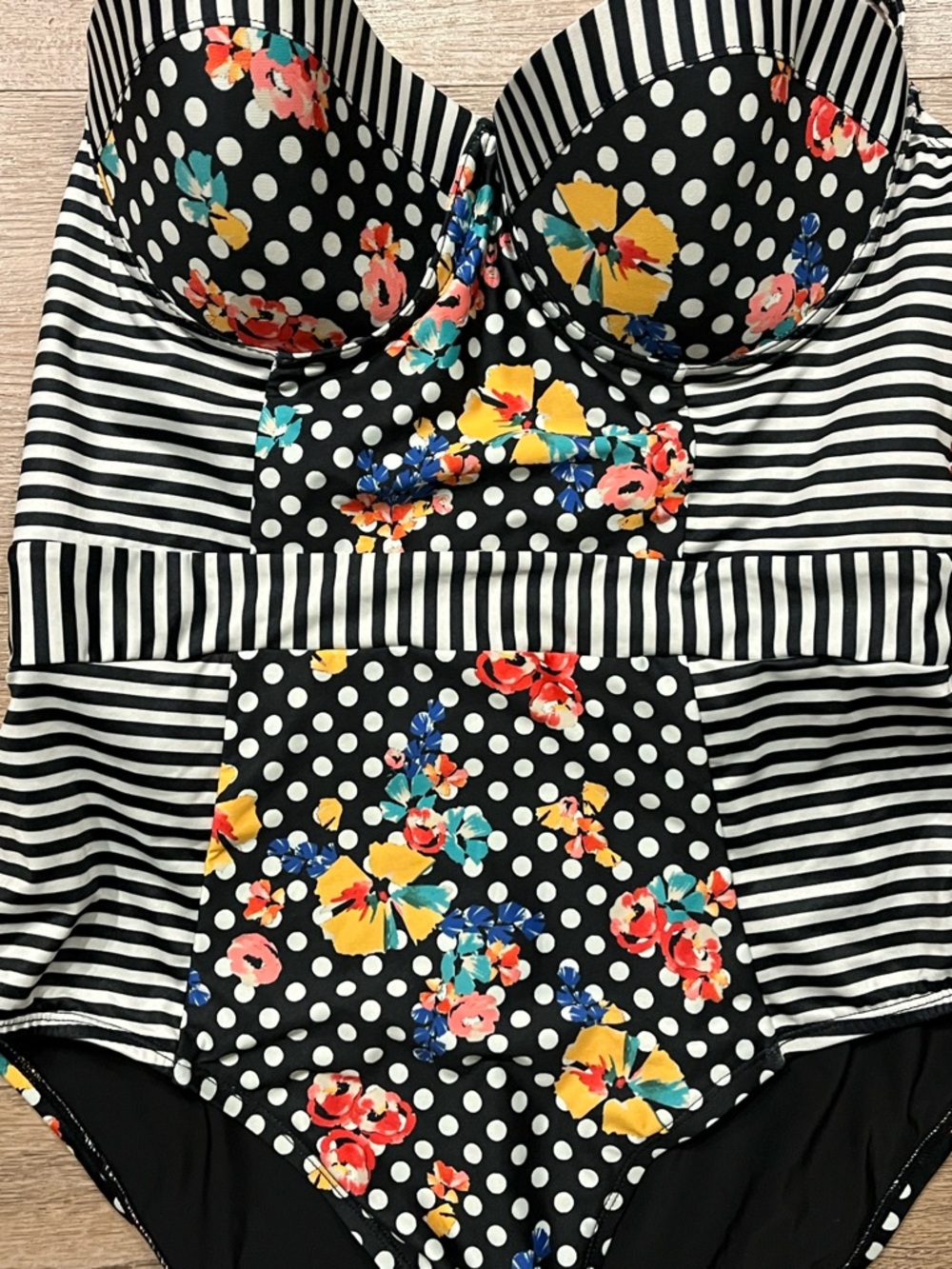 HighDive by Modcloth Retro Floral One Piece Swimsuit Size L - Picture 5 of 5